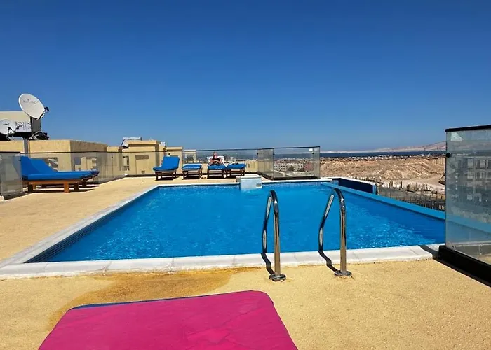 Appartamento With A Rooftop Pool At The View *